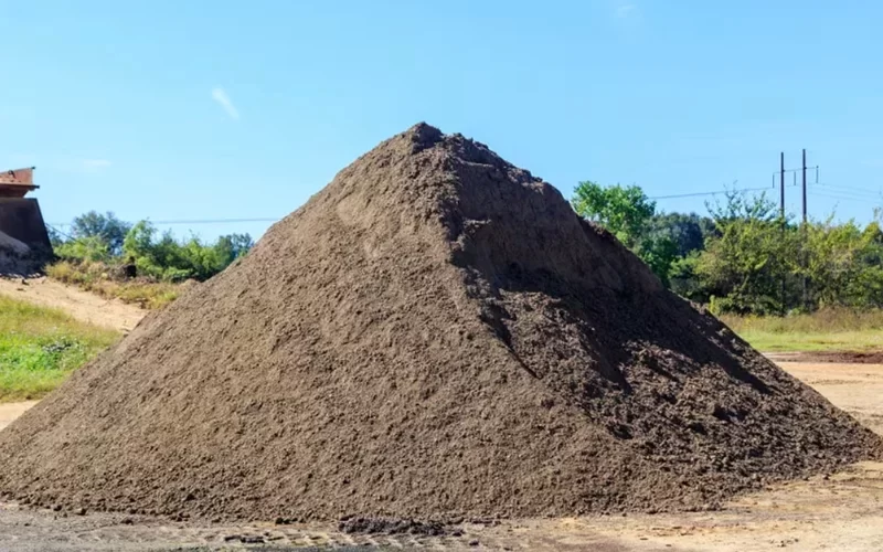Commercial-Grade-or-Triple-Mix-Topsoil